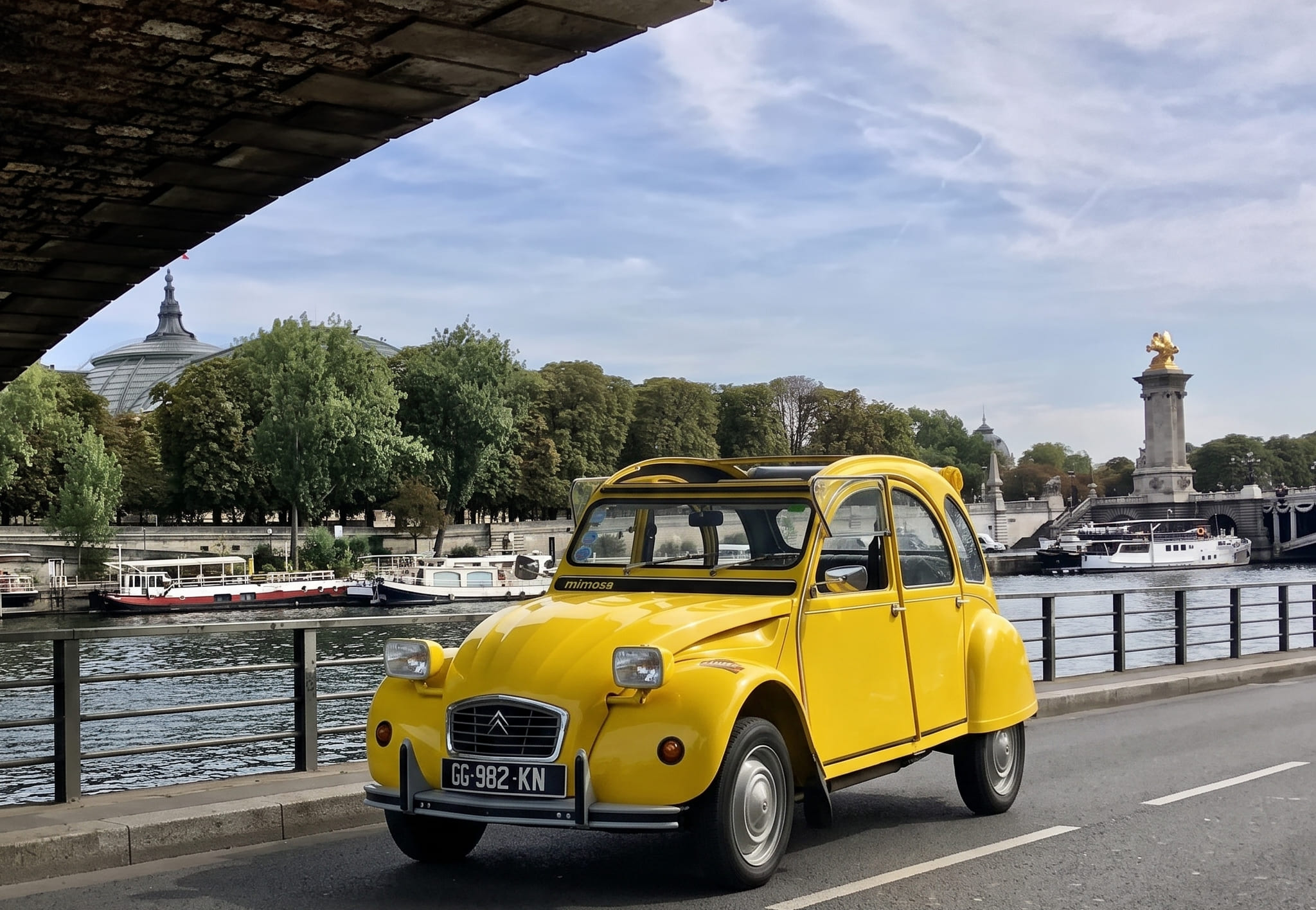 Balade en 2CV et croisière sur la Seine